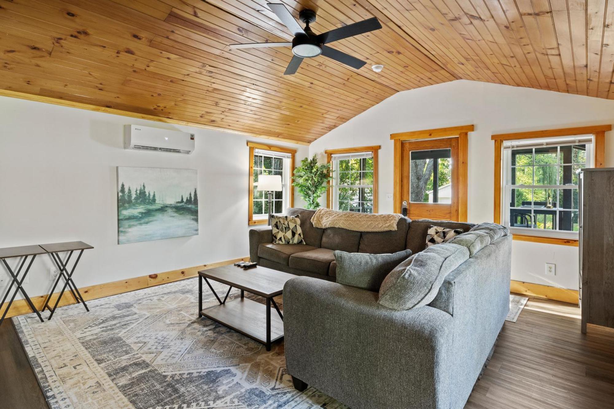 Cozy Home W/ King Bed & Lake Access Canandaigua Luaran gambar