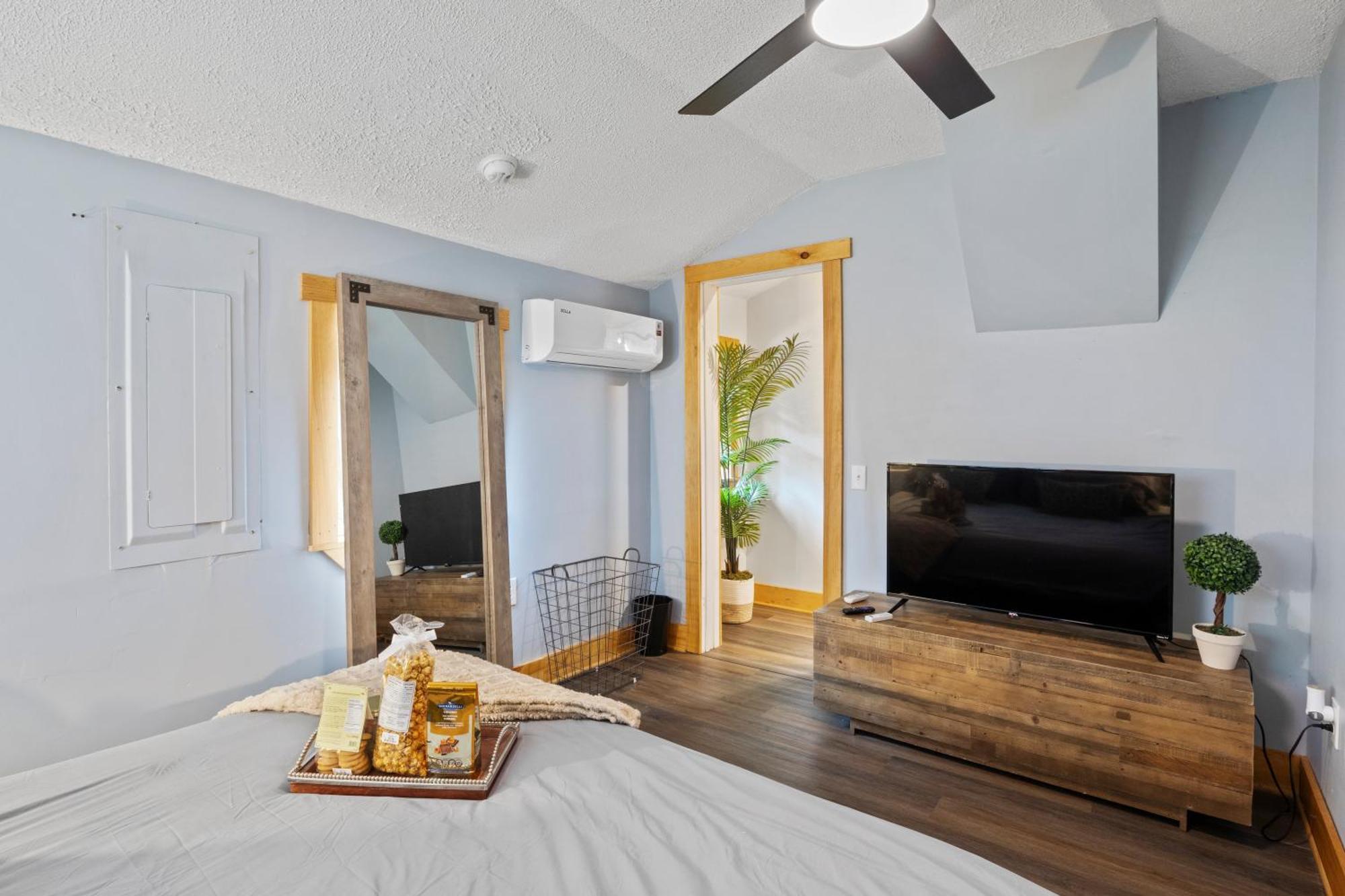 Cozy Home W/ King Bed & Lake Access Canandaigua Luaran gambar