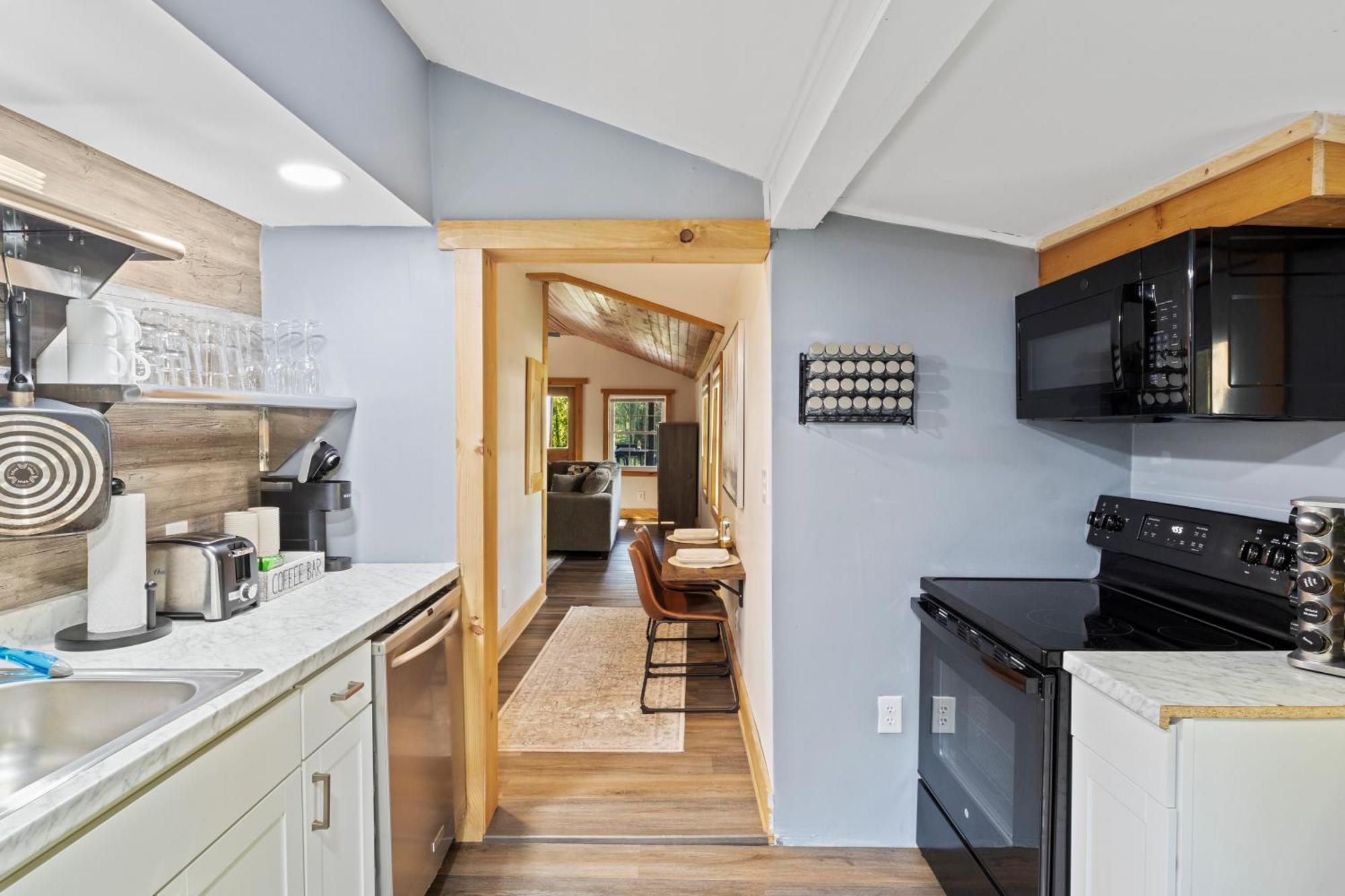 Cozy Home W/ King Bed & Lake Access Canandaigua Luaran gambar